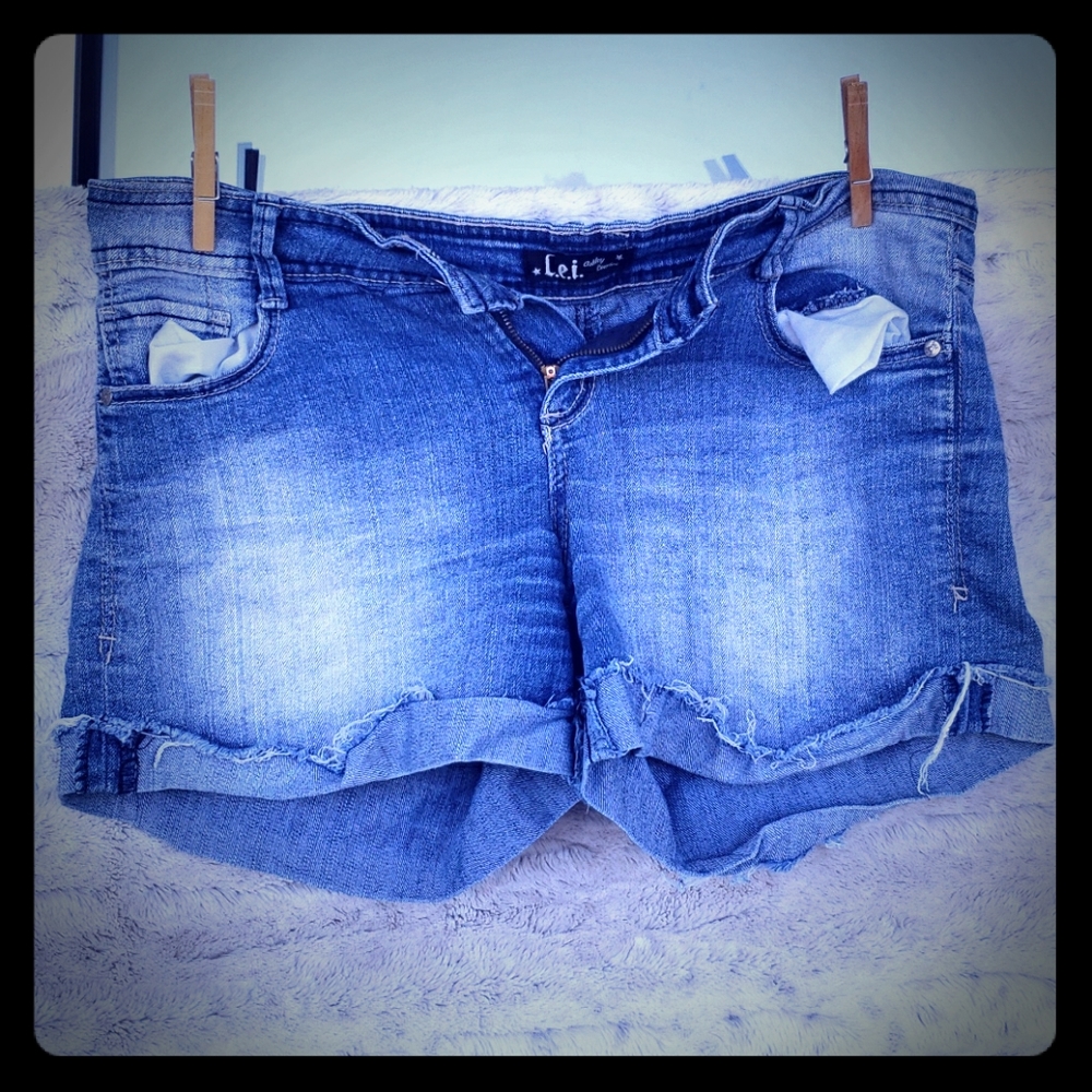 Cut off shorts